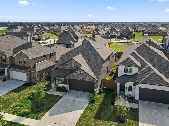 Foto del edificio - 13017 Sapphire Lake Ln