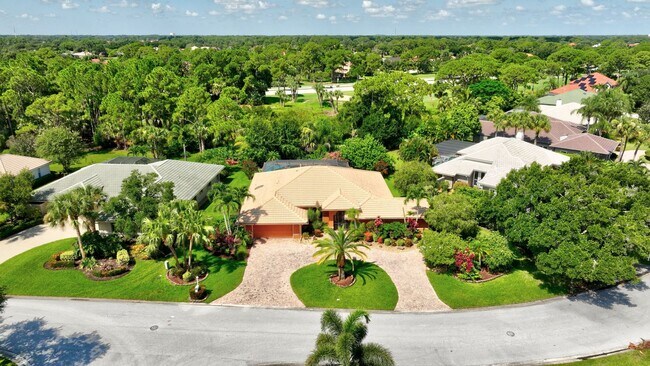 Foto del edificio - Tranquil Lakefront Living in the Heart of ...