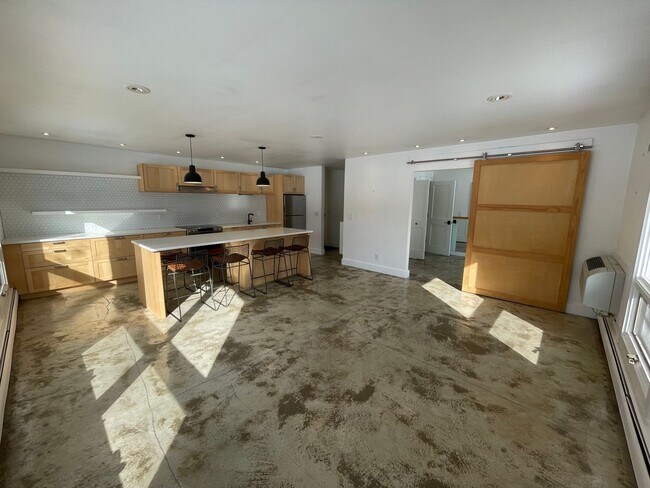 Foto del edificio - Updated Two Bedroom in Cherboneau North | Quiet, Private Setting Marketing Description