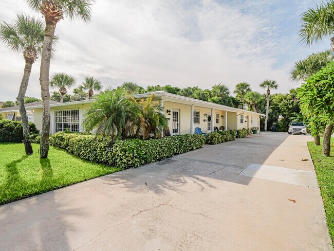 Photo - 922 Pirate Cove Ln House