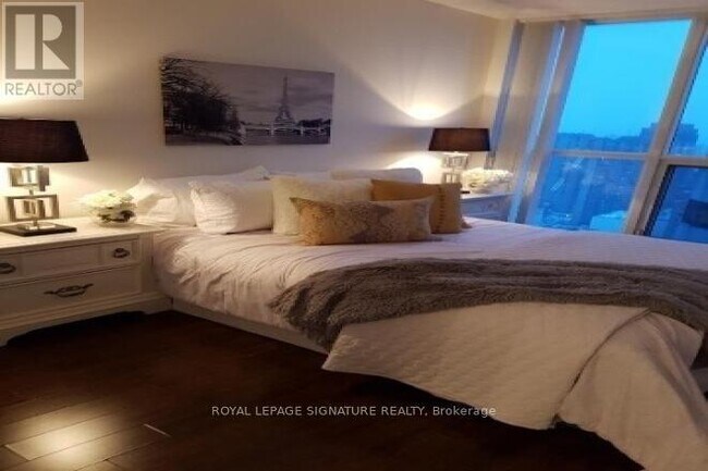 Photo du bâtiment - 4968 Yonge St