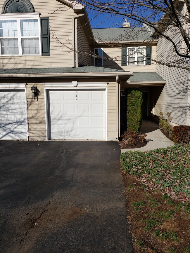 Building Photo - 140 Cardinal Ln