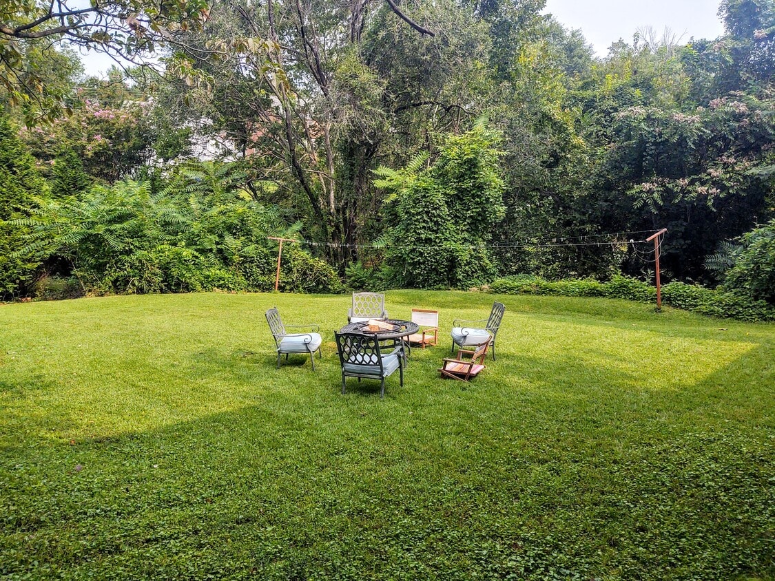 Photo - 818 Valley View Cir (Charlottesville, VA)