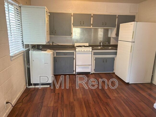 Foto del edificio - 2075 Patton Dr