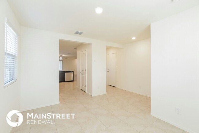 Building Photo - 25460 W Mahoney Ave
