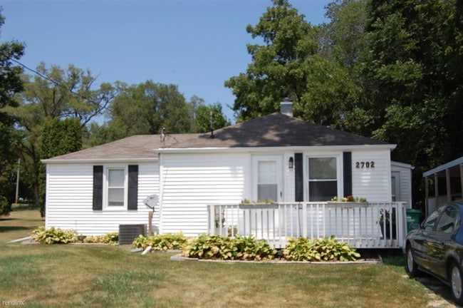 Building Photo - 2 br, 1 bath House - 2702 NE 46th Ave