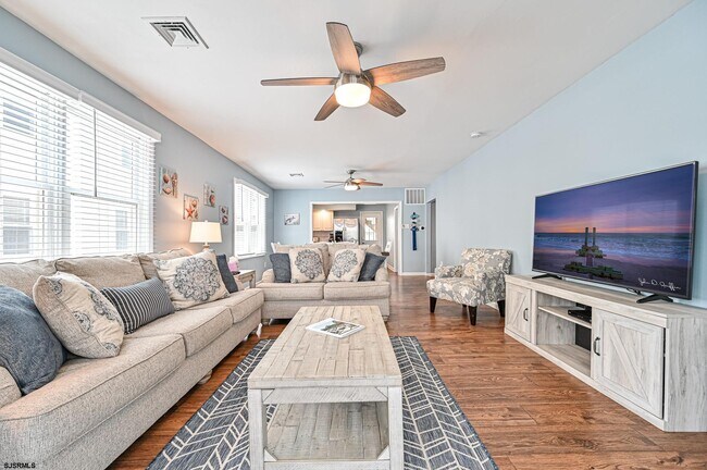 Building Photo - 104 N Baltimore Ave