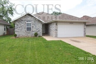 Building Photo - 2221 N Weller Ave