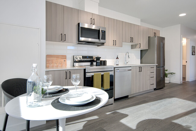Building Photo - Huge Two Bedroom Unit in Downtown Kitchener!