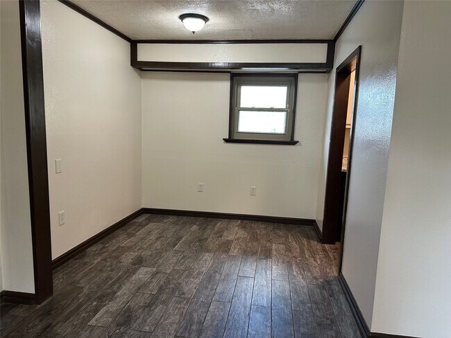 Foto del edificio - 22450 Oakley Rd