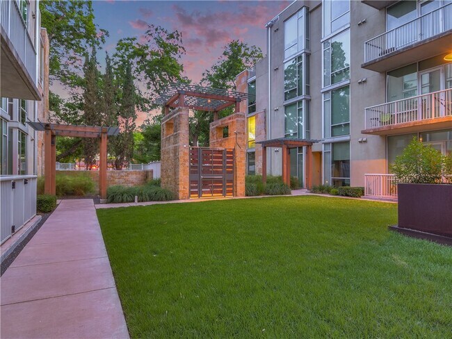 Building Photo - 1600 Barton Springs Rd