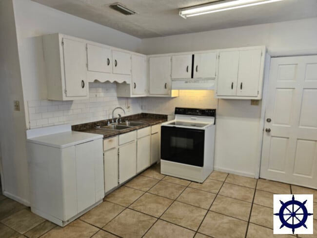 Foto del edificio - 1617 E 7th St