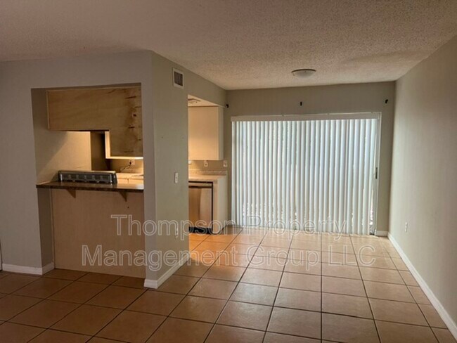 Photo - 1736 E Mulberry Dr Townhome
