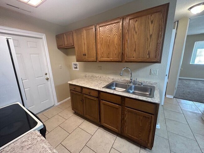 Foto del edificio - 4208 Deerfield Hills Rd