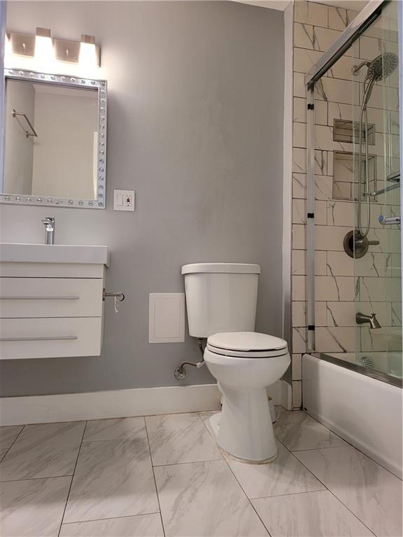 Foto del edificio - 1153 E 57th St