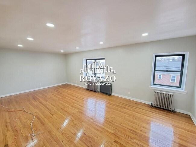 Foto del edificio - 365 Schley St