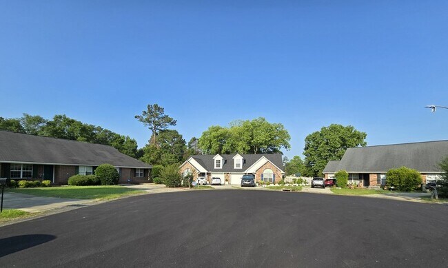 Foto del edificio - 385 Wildwood Ave