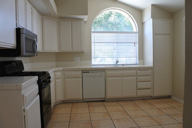 Foto del edificio - New Listing!