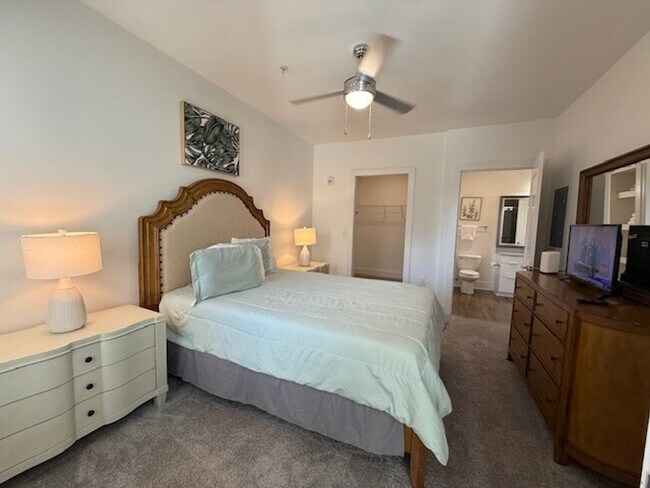 Foto del edificio - 455 Legends Pl