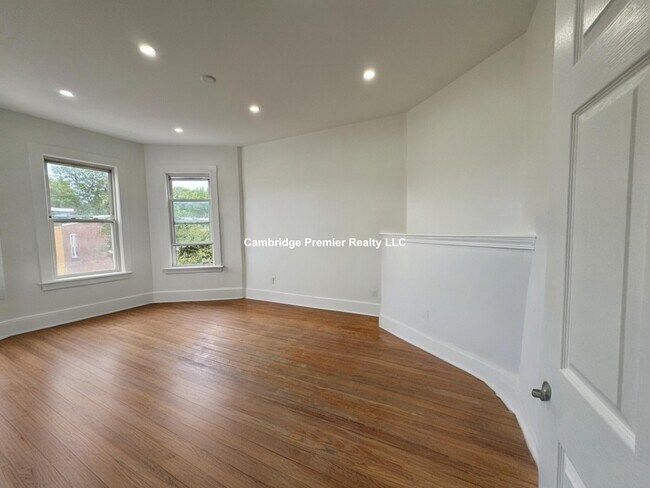 Building Photo - 49 Stanwood St