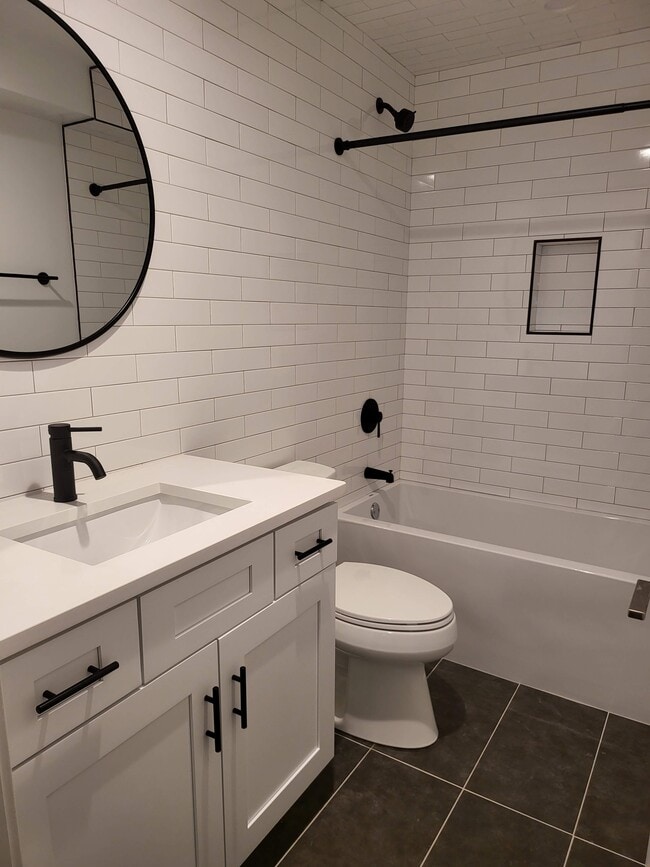 Bathroom - 511 W Barry Ave