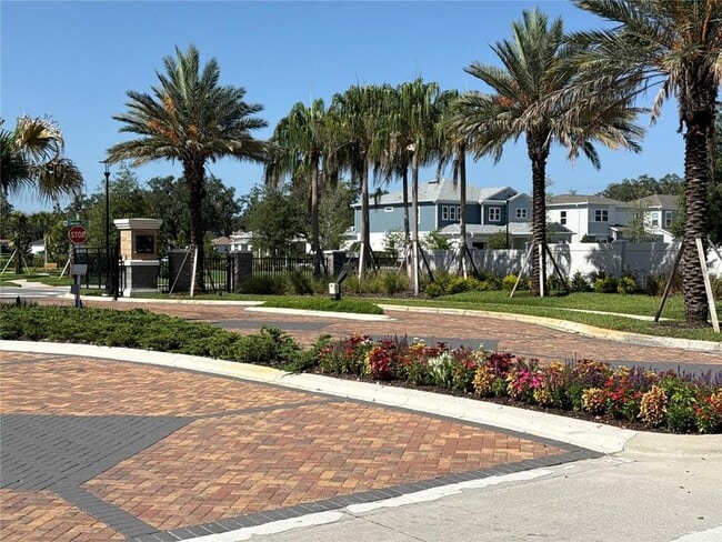 Building Photo - 16645 Lone Oak Cir