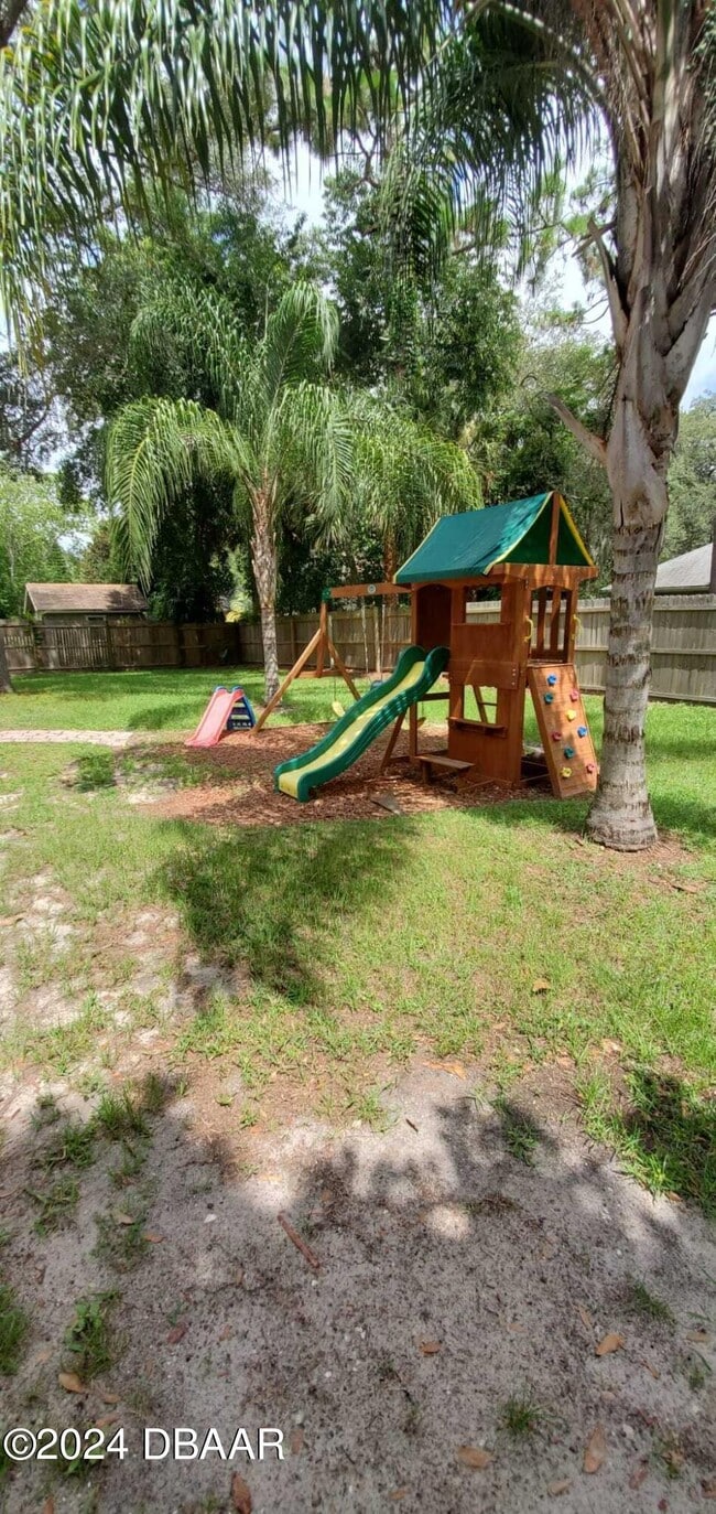 Building Photo - 95 Hidden Hills Dr