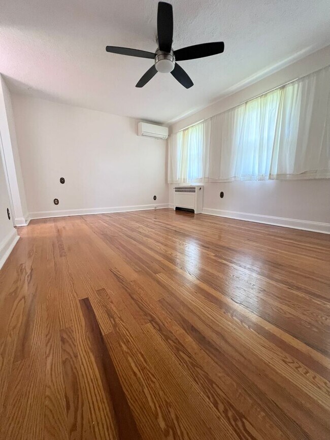 Building Photo - Stunning 4-Bedroom Single Family Home in P...