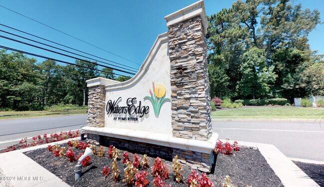 Foto del edificio - 516 Waters Edge Dr