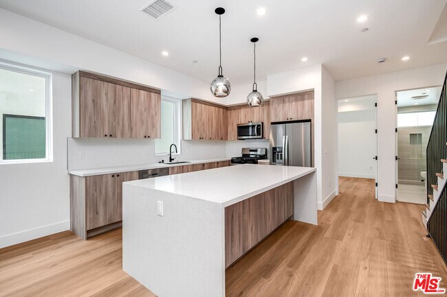 Foto del edificio - 5321 Ben Ave