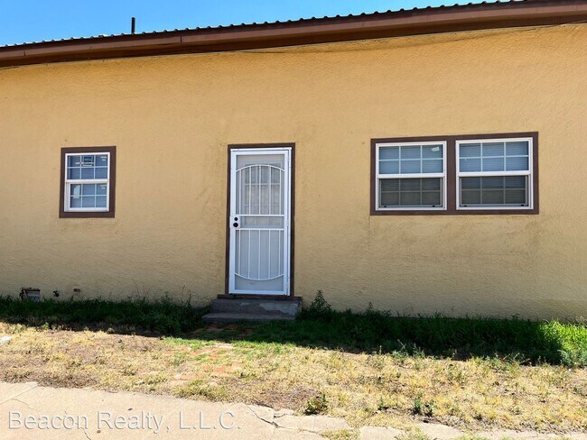 Building Photo - 1 br, 1 bath House - 300 S Ave A