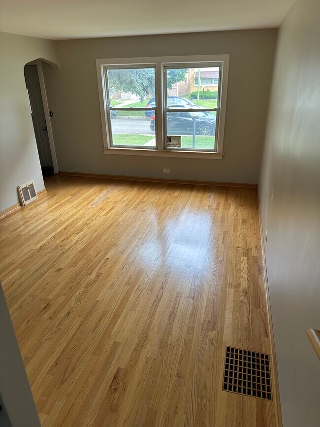 Foto del edificio - 9816 S Forest Ave