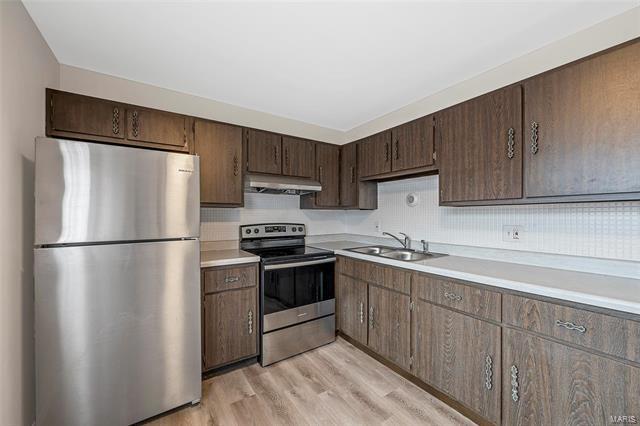 Building Photo - 15 E Rock Creek Manor