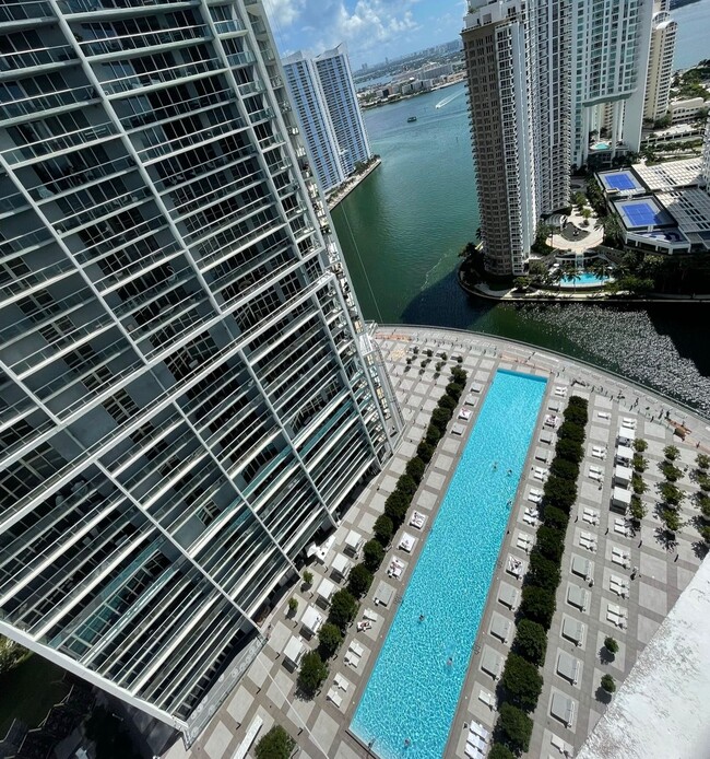 Foto del edificio - 495 Brickell Ave