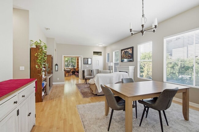 Building Photo - Gorgeous Single Story Home in Santa Clarita!