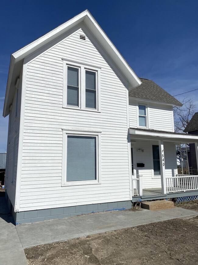 Building Photo - 540 8th Ave