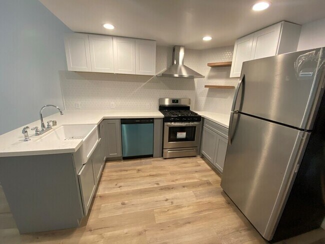 Foto del edificio - 5845 S Mansfield Ave
