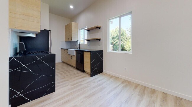 Foto del edificio - 6308 Connie Dr