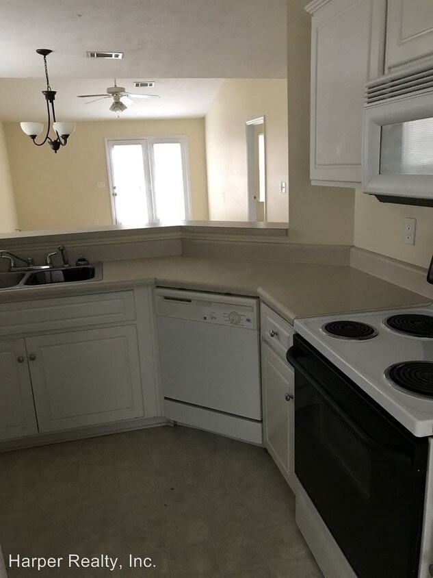 Foto principal - 2 br, 2 bath House - 111 Sabal Dr