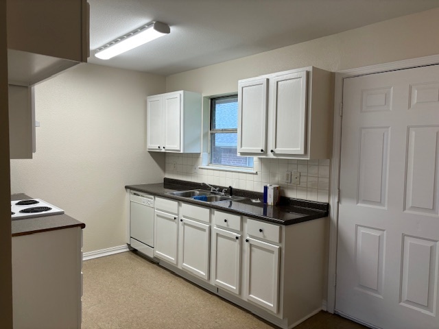 Building Photo - 454 S Mahon Ave