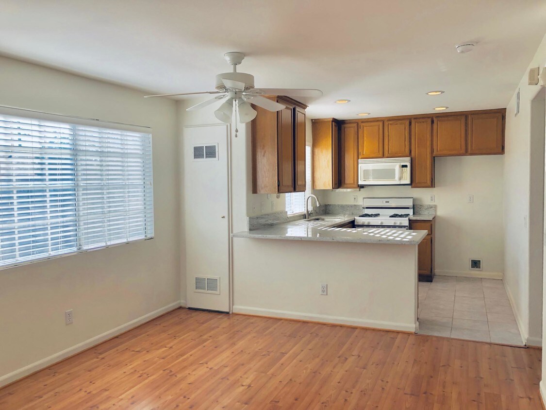 Primary Photo - 1215 N San Gabriel Ave