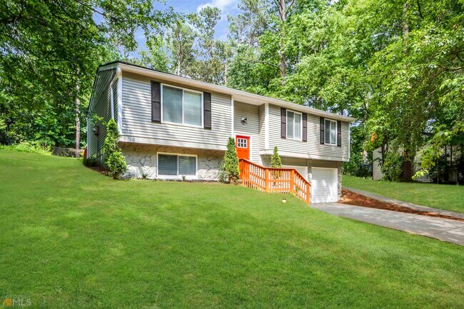 Foto del edificio - 695 Stoneside Dr