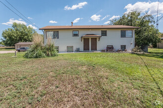 Building Photo - 1308-1310 S Summit View Dr