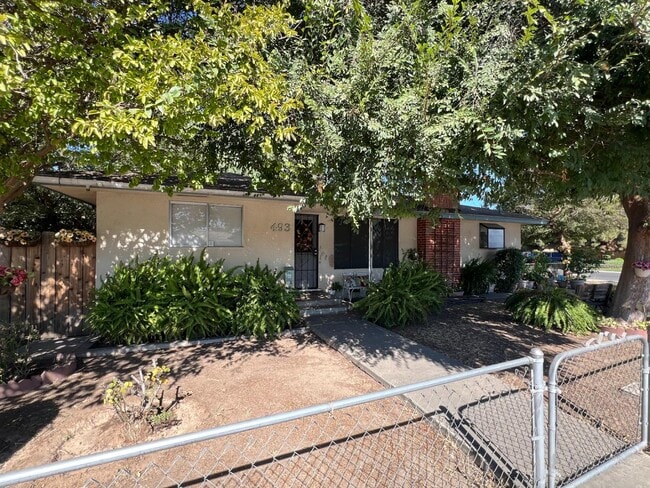 Foto del edificio - 493 N Alta Ave