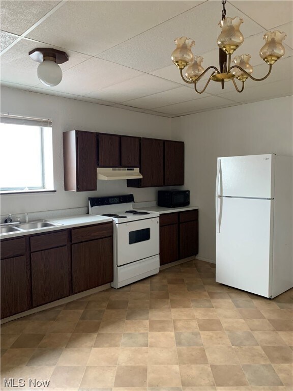 Foto del edificio - 575 Harding Rd