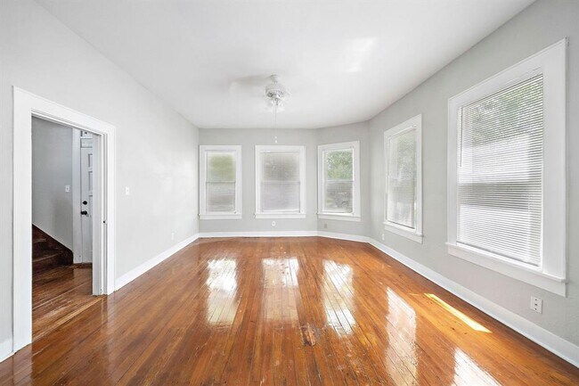 Foto del edificio - 217 3rd Ave N