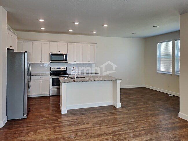 Foto del edificio - 4428 Poplar St
