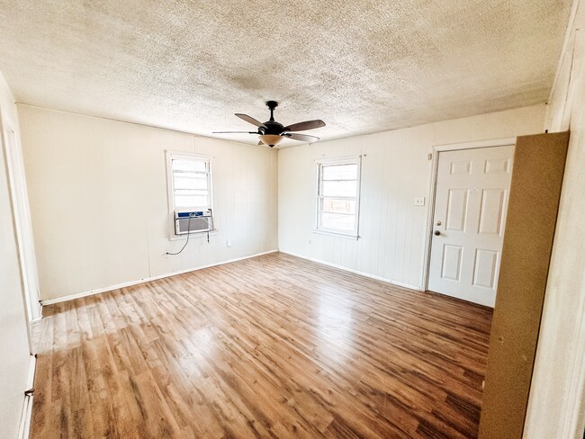 Foto del edificio - 3207 Amherst St