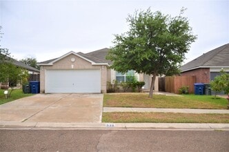 Building Photo - 520 Gandara Dr