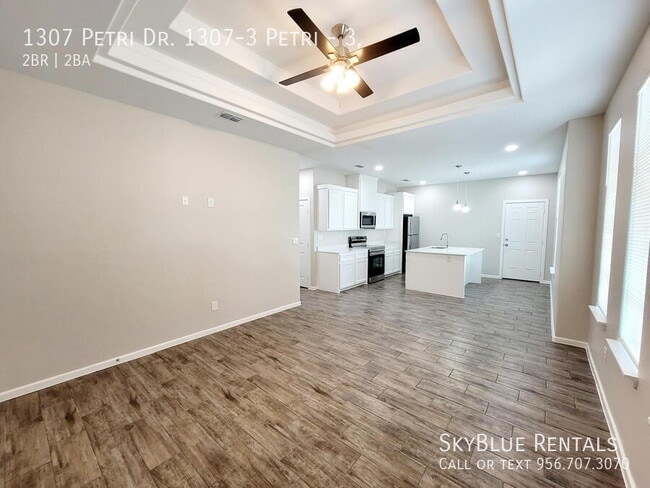 Building Photo - 1307 Petri Dr